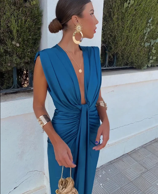 ALYSIA | Pleated Midi Dress with Elegant Flow