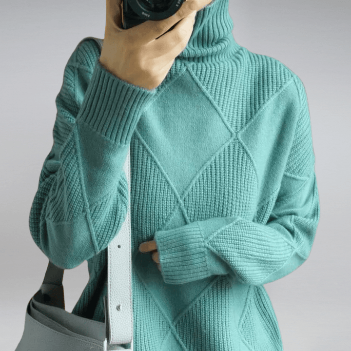 SOLENE | Luxe Soft Turtleneck