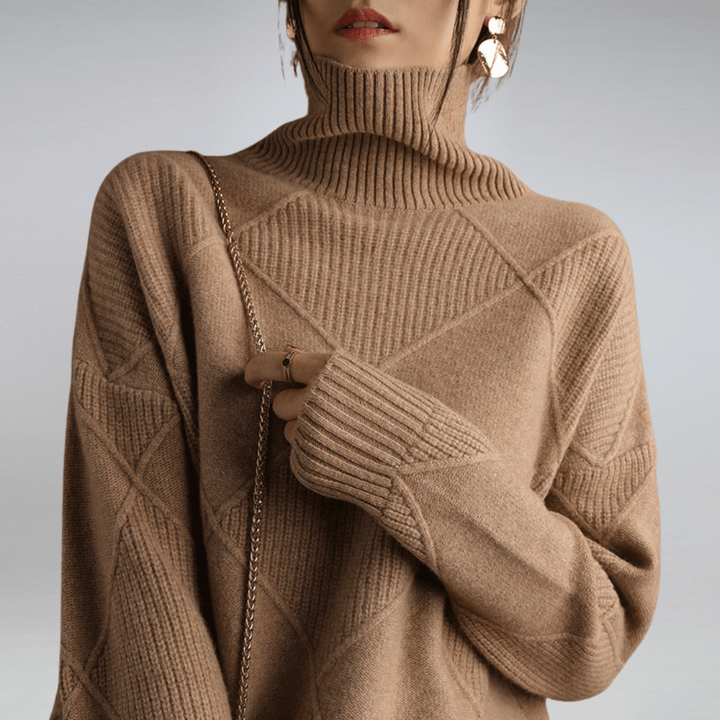 SOLENE | Luxe Soft Turtleneck