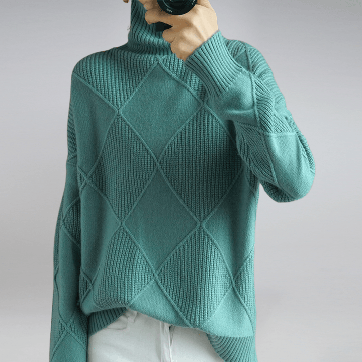 SOLENE | Luxe Soft Turtleneck